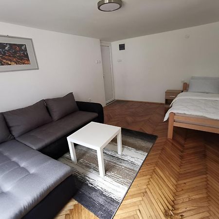 Nov Apartman U Mirnoj Ulici U Centru Beograda Екстер'єр фото