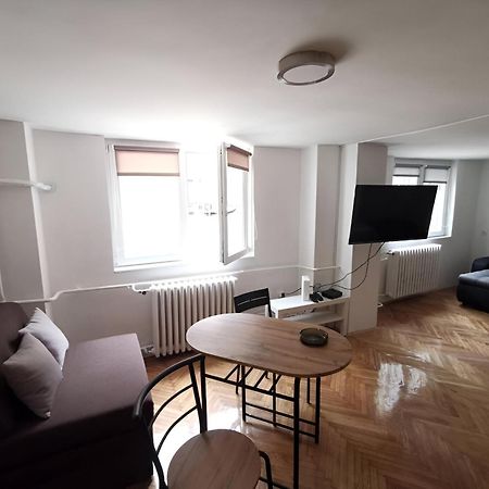 Nov Apartman U Mirnoj Ulici U Centru Beograda Екстер'єр фото